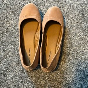 Lucky Brand Women's Beige/blush Ballet Flats
